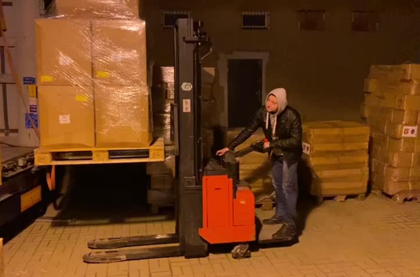 Die Hilfsgüter aus dem Lahn-Dill-Kreis sind in Polen angekommen und von dort für den Weitertransport Richtung Kiew vorbereitet worden. (Foto: Spedition Paweł Paszkowski)