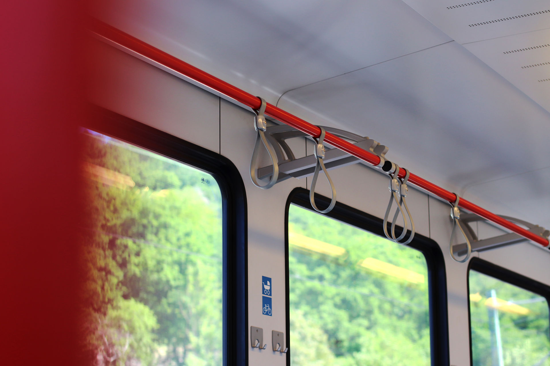 Mobilität_ZugDank Jobticket entspannter zur Arbeit – kostenloses Beratungsangebot für Arbeitgebende. Inputveranstaltung am 5. April 2022. Foto: Lahn-Dill-Kreis Symbolbild Bahn. Foto: Lahn-Dill-Kreis/Judith Muhlberg