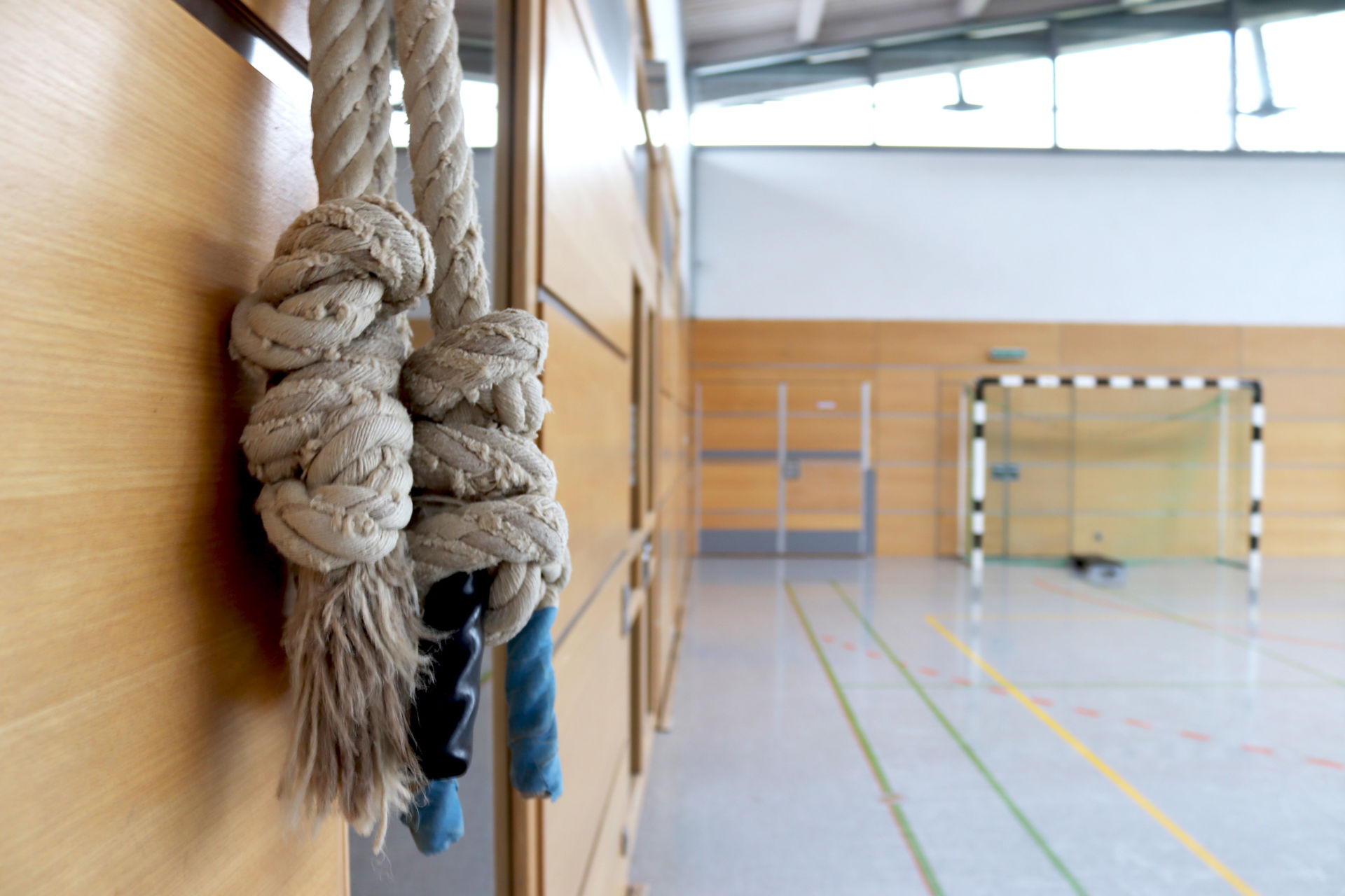 Der Lahn-Dill-Kreis verzichtet auf Heizung und Warmwasser in den Schulen und kreiseigenen Turnhallen während der Sommermonate. (Foto: Lahn-Dill-Kreis) Symbolbild Turnhalle. Foto: Lahn-Dill-Kreis/Judith Muhlberg
