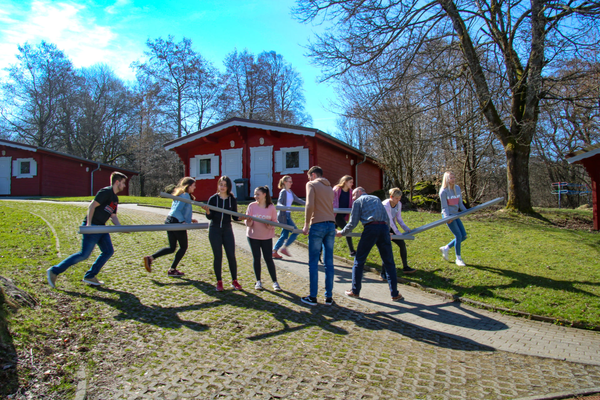 Die Freizeiten der Kreis-Jugendförderung decken viele verschiedene Interessen ab. Bei den Ferienfreizeiten in Heisterberg können sich die Kinder bei Spielen näher kennenlernen. Foto: Lahn-Dill-Kreis