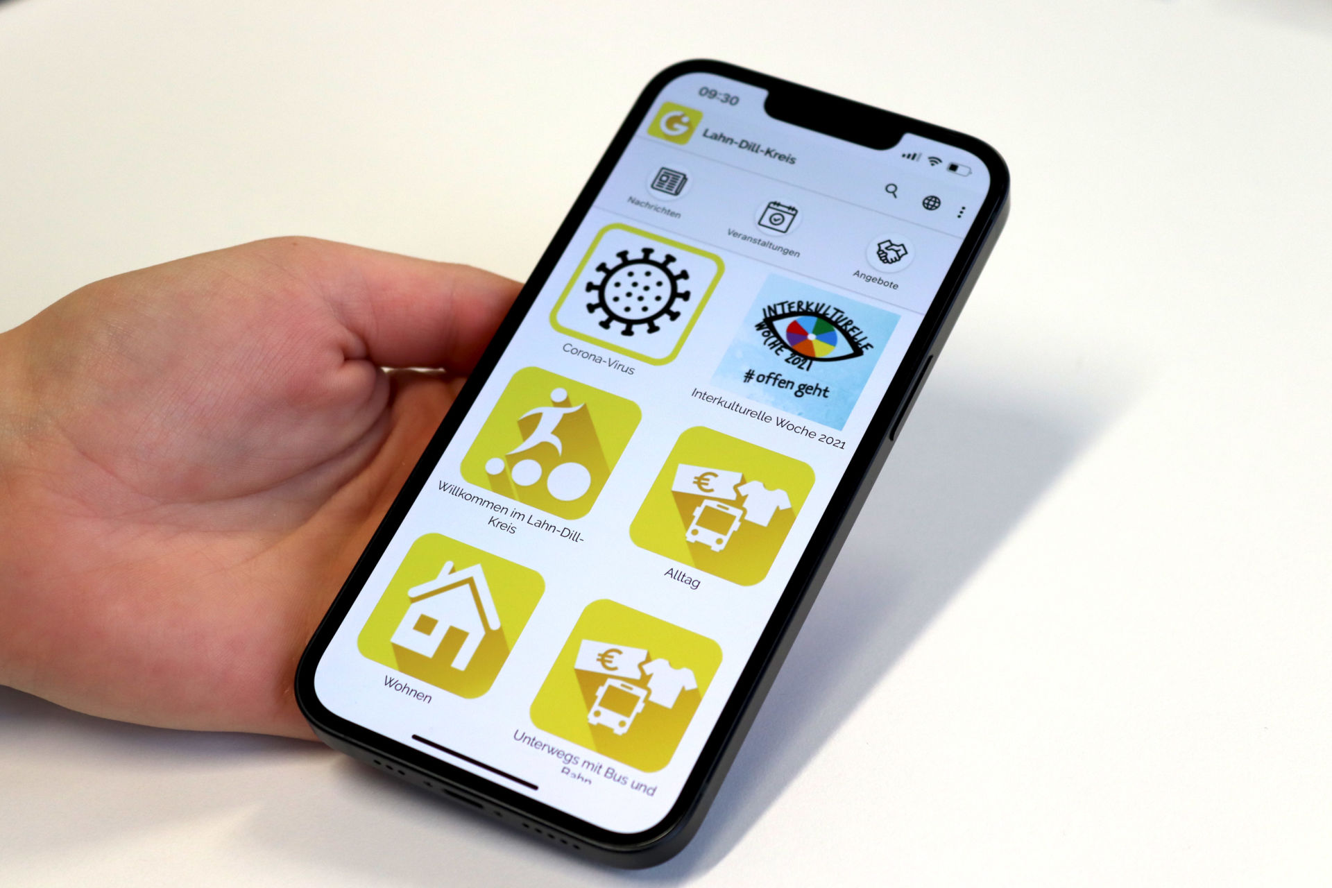 Integreat bietet viele verschiedene Informationen in neun Sprachen. (Foto: Lahn-Dill-Kreis)