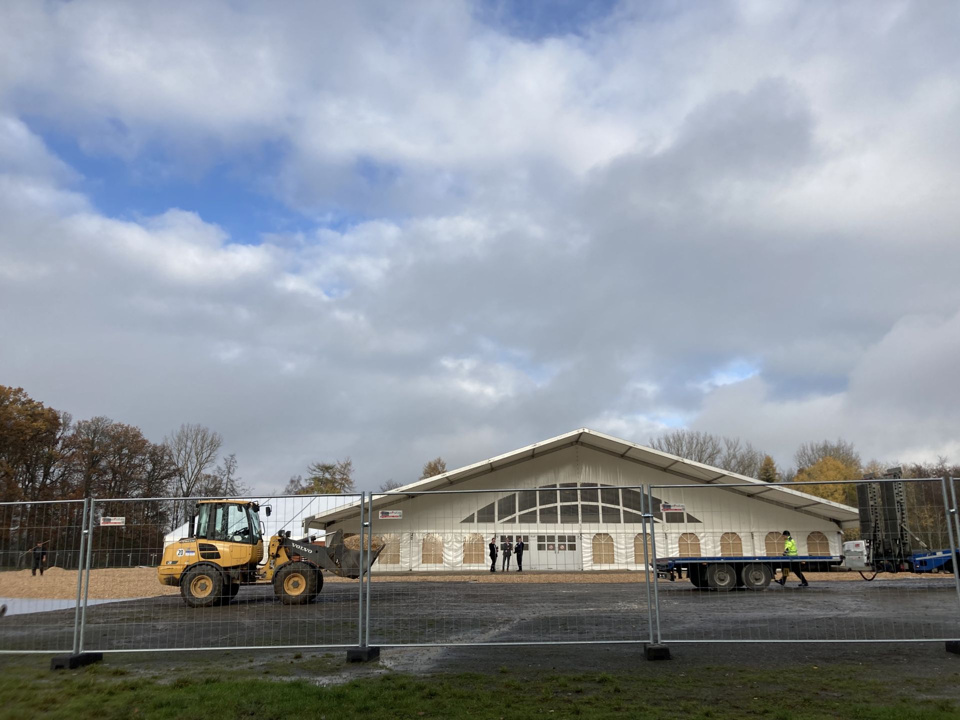 Innerhalb von einem Monat wurde die Flüchtlingsunterkunft am Finsterloh in Wetzlar fertig gestellt. Foto: Lahn-Dill-Kreis