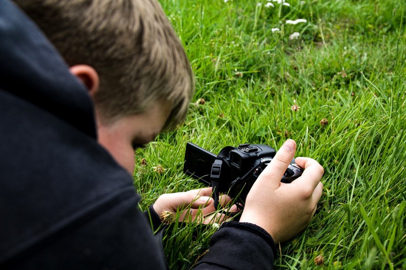 Mit der Kamera der Natur auf der Spur (Foto: Lahn-Dill-Kreis)