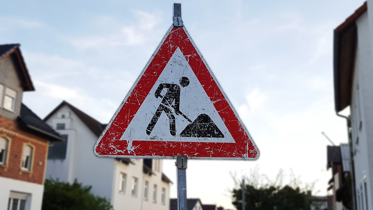 Die Straßendecke der Kreisstraße 428 wird ab Montag erneuert. Deshalb muss die Strecke zwischen Braunfels-Philippstein und der Kreisstraße 420 vollgesperrt werden. Foto: Lahn-Dill-Kreis