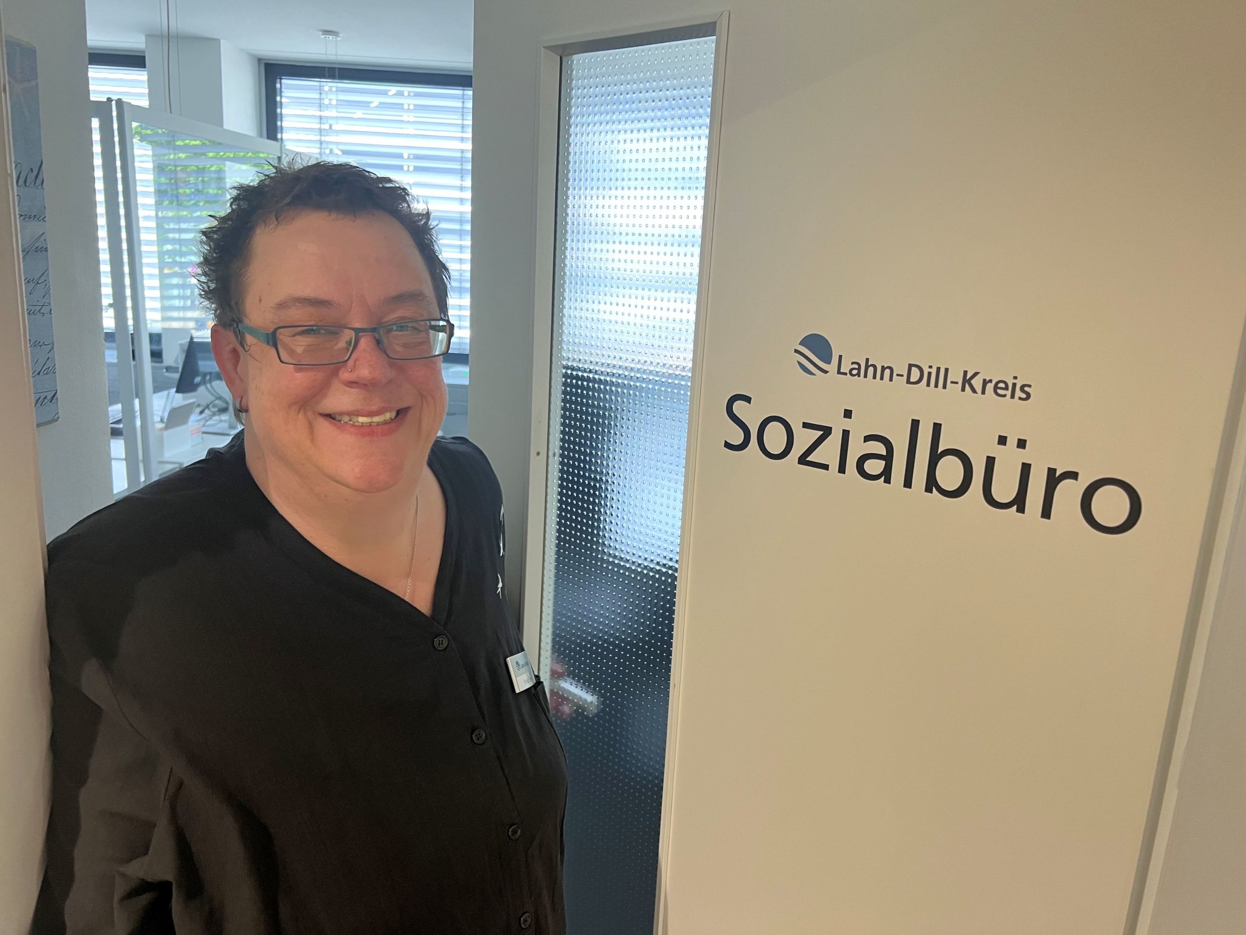 115_Eröffnung Sozialbüro Susanne Eiben ist die Leiterin des neuen Sozialbüros im Lahn-Dill-Kreis. Foto: Lahn-Dill-Kreis/Nicole Zey