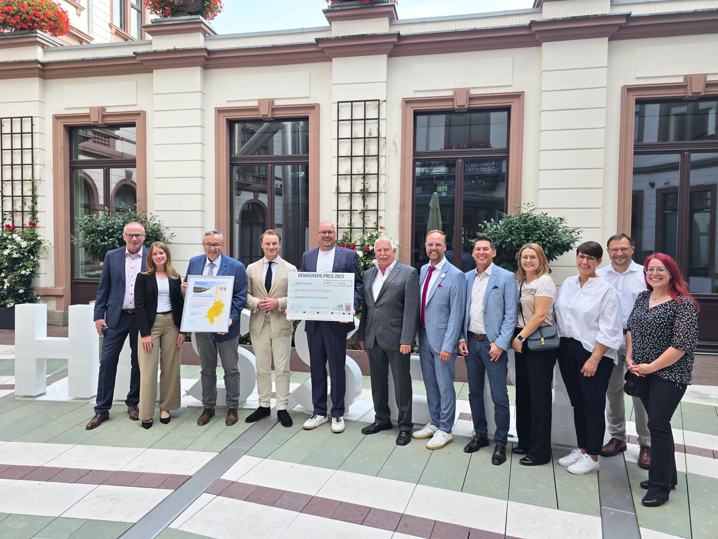 Der Demografiepreis des Landes Hessen 2025 geht an das Gesundheitszentrum Breitscheid und an das Sinner Waldschwimmbad. Foto: Torsten Germann