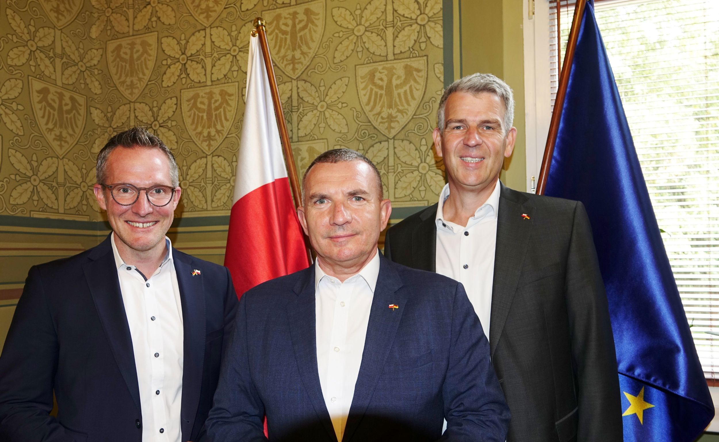 201_2_10 Jahre Partnerschaft Polen Wollen die polnisch-deutsche Partnerschaft vertiefen: Carsten Braun, Mariusz Zgaiński und Frank Inderthal (v. l. n. r.) Foto: Paul Sajon