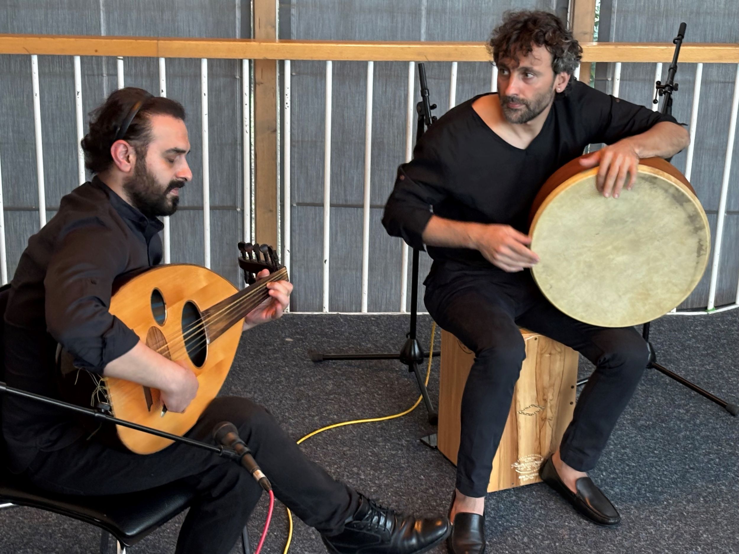 208_1_Integrationspreisverleihung_David Salom_Syrien David Salom und das MAS-Ensemble begeisterten mit ihren musikalischen Stücken das Publikum bei der Verleihung des Integrationspreises. Foto: Lahn-Dill-Kreis