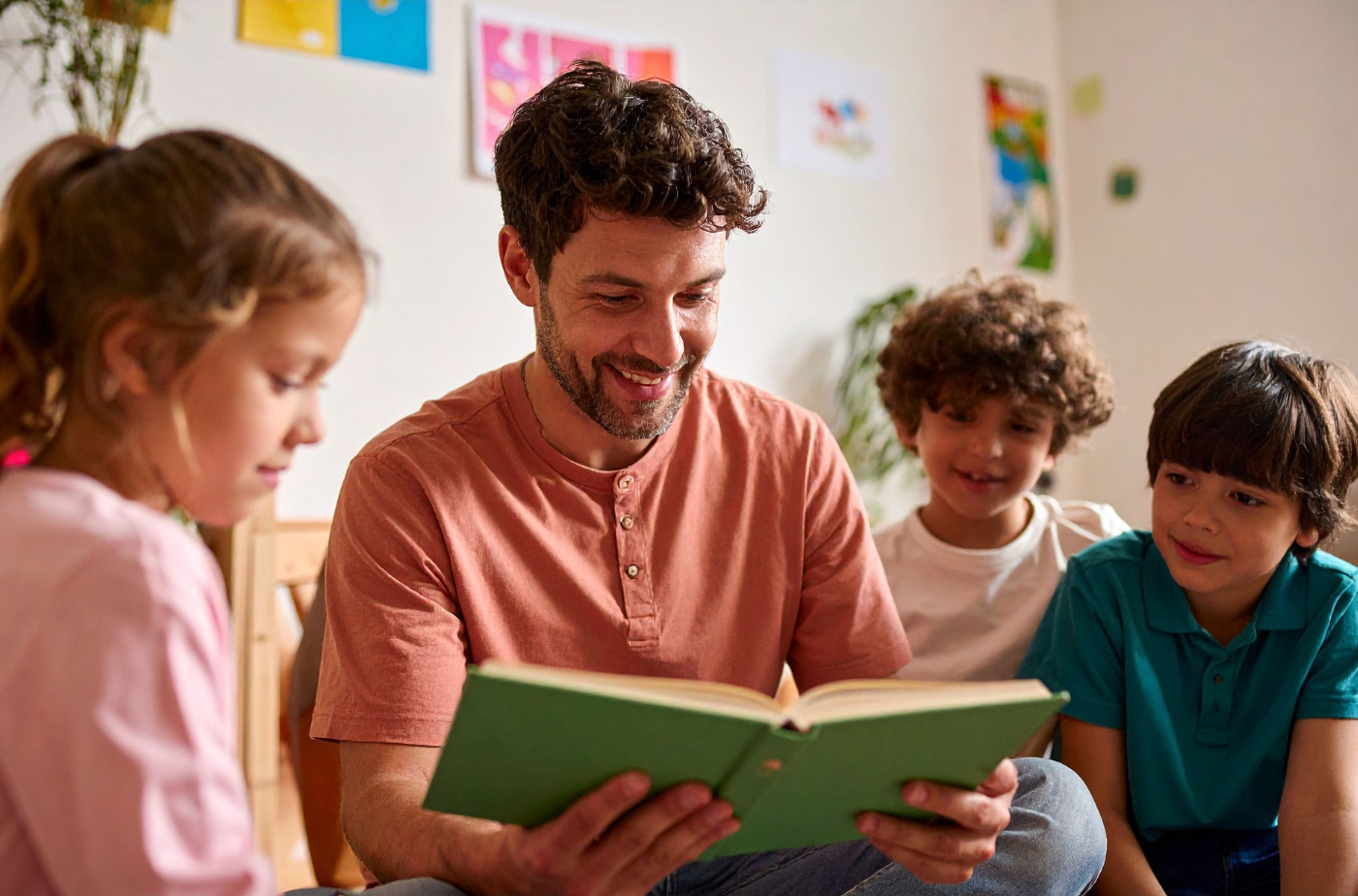 242_Lesespaß_Foto Truecreatives via Canva.com Symbolbild Vorlesen. Foto: Truecreatives via Canva.com