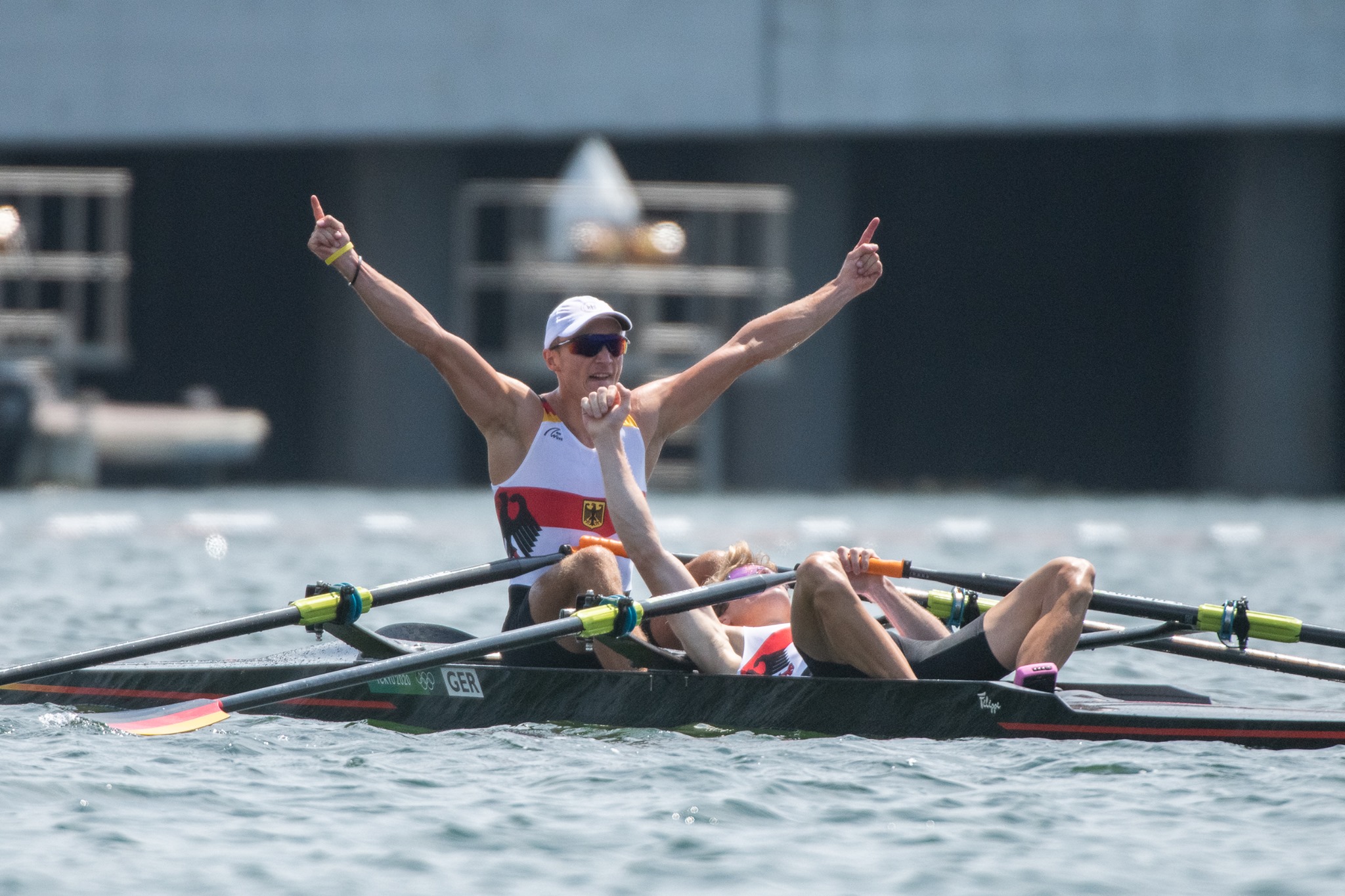 243_2_THC November Silbermedaille Olympia 2021 Tokio: Jonathan Rommelmann und Jason Osborne im Boot aus der Wetzlarer Ruderwerkstatt. Foto: Die Ruderwerkstatt GmbH Wetzlar