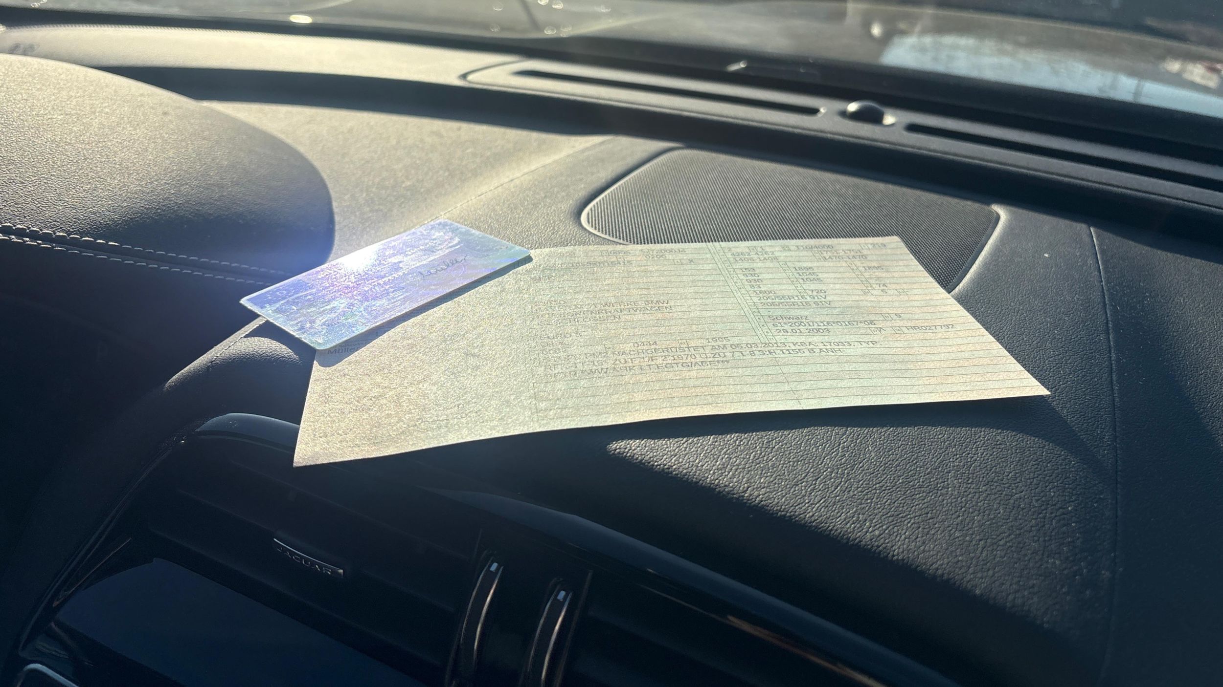 Bildunterschrift: Der Lahn-Dill-Kreis warnt vor neuer Betrugsmasche im Zusammenhang mit Fahrzeugzulassungen. Foto: Lahn-Dill-Kreis